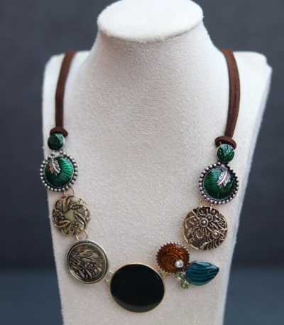 COLLIER VERT