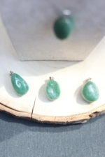 PENDENTIF AVENTURINE POSES