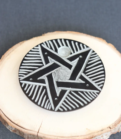 PORTE ENCENS PENTACLE NOIR 2