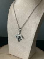 noeud de sorcière argenté